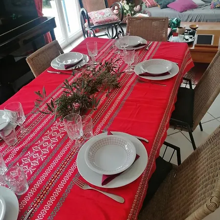Familiale, Montpellier, Piscine, Parking, 15min Plages Villa *