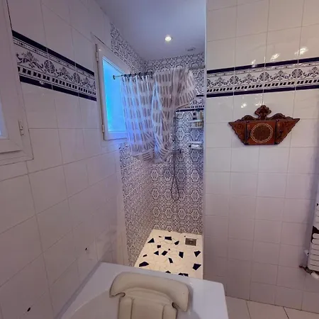 Villa Familiale, Montpellier, Piscine, Parking, 15min Plages *