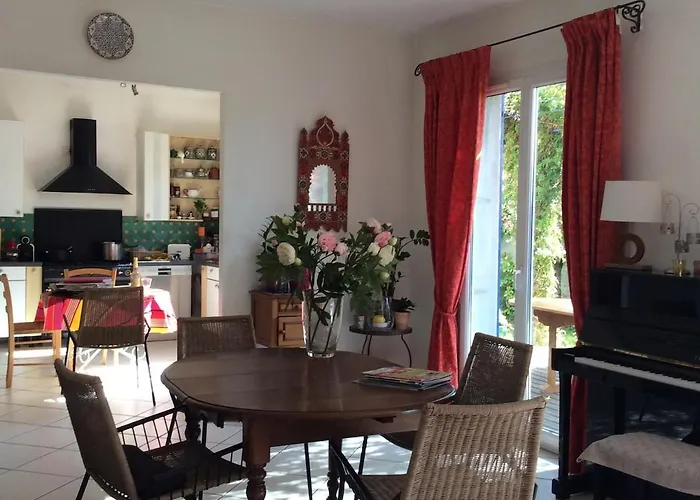 Grande Maison Jardin Piscine Clim Et Parking Villa *